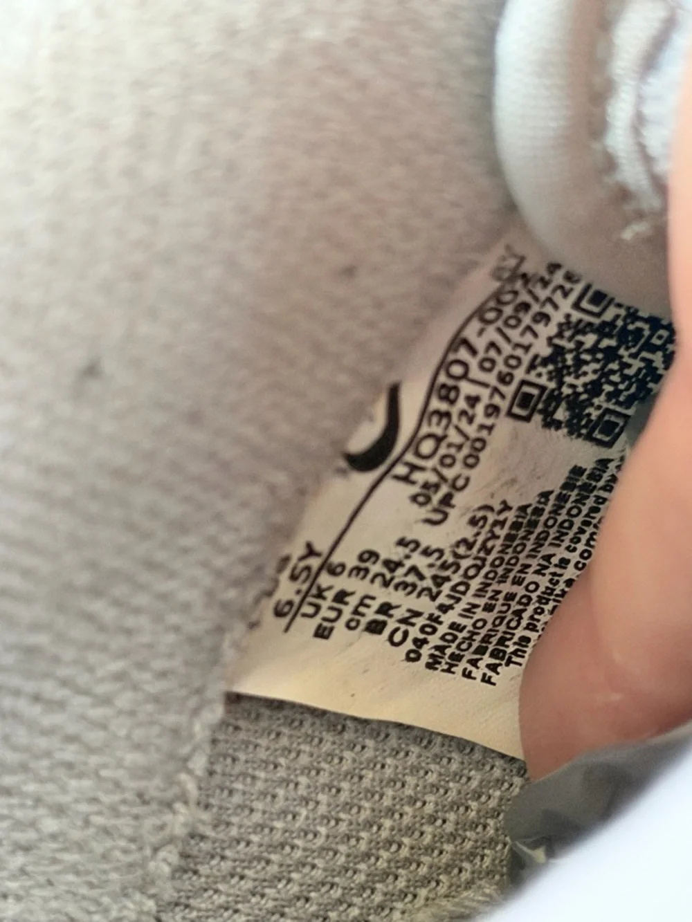 Nike Kids Air Force 1 Sneakers in Light Gray and Black